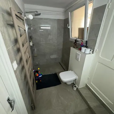 T2 Independant Au Mourillon-150m De La *